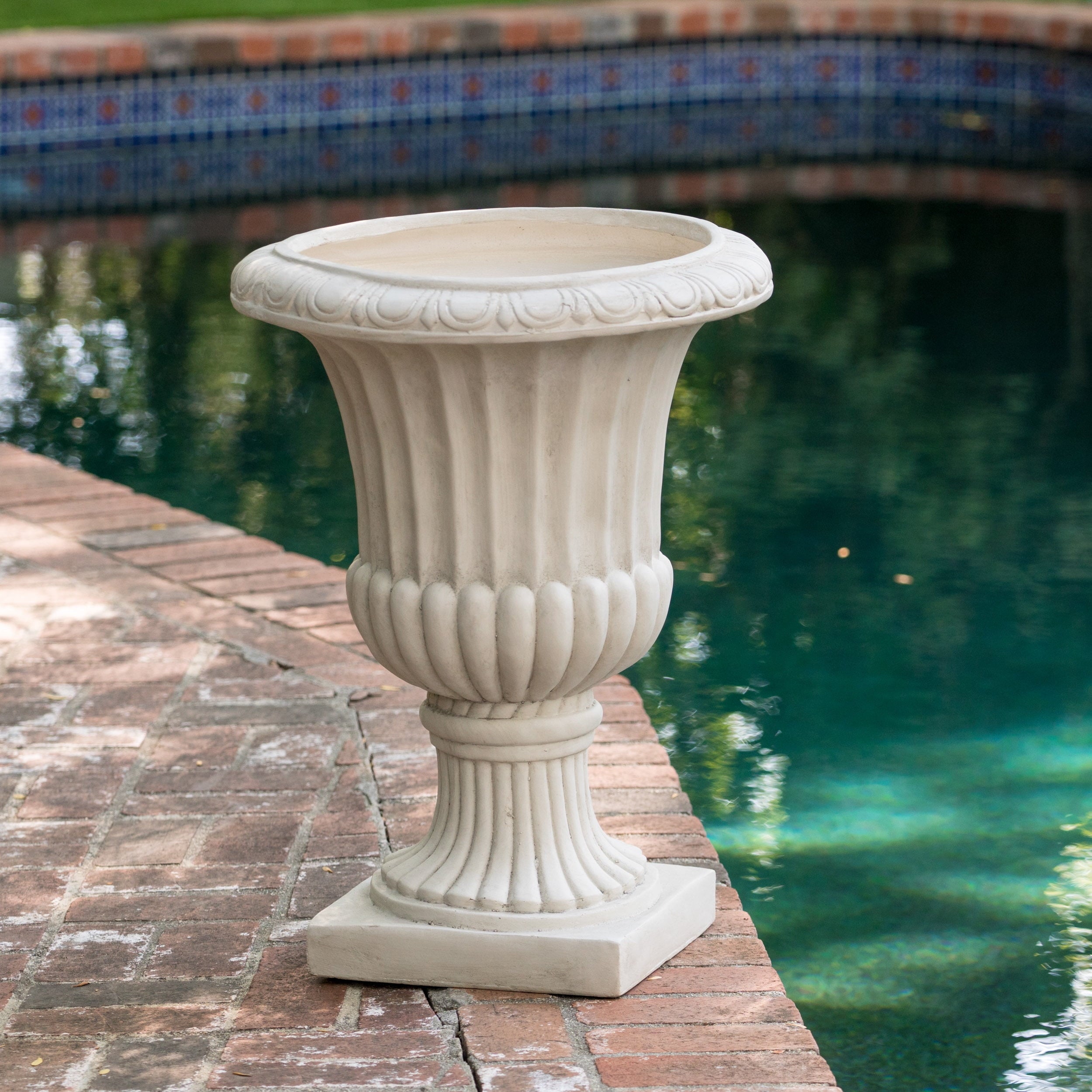 VORENE Italian Style Urn Planter Vintage Decorative Flower Pot for Outdoor Patio Garden and Lawn Use